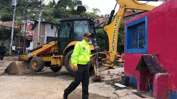 Demolidas 5 viviendas  que eran usadas para el expendio de estupefacientes en Ibagué