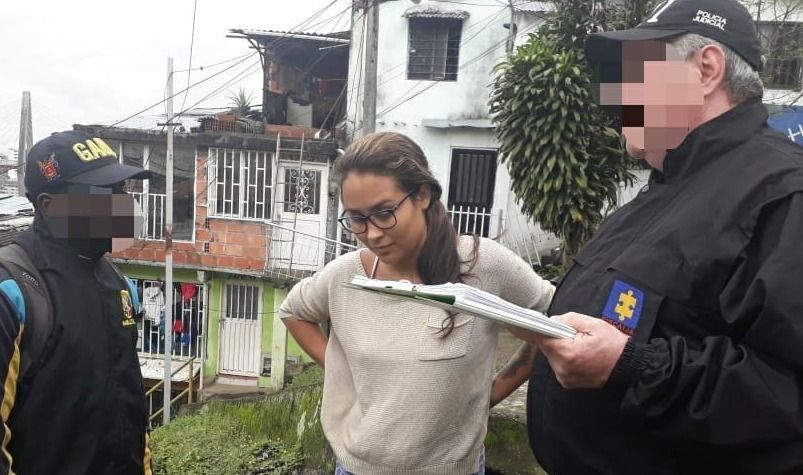 Casa por cárcel a mujer que cobró un giro producto de una extorsión