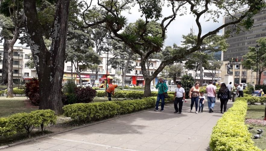 Denuncias de inseguridad, control del espacio público y venta de alucinógenos, forman el panorama de la Plaza de Bolívar