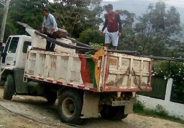 Alcaldía inició entrega de materiales para construcción de placa huella