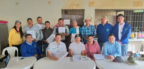 Cortolima firma convenios de cooperación con JAC de Las Hermosas para descontaminar el río Amoyá