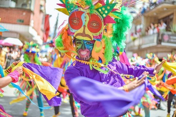 Más de 150 mil personas disfrutaron el tradicional desfile de San Juan
