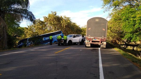 Cuatro muertos y una lesionada dejó accidente en la vía que de Castilla conduce a Coyaima