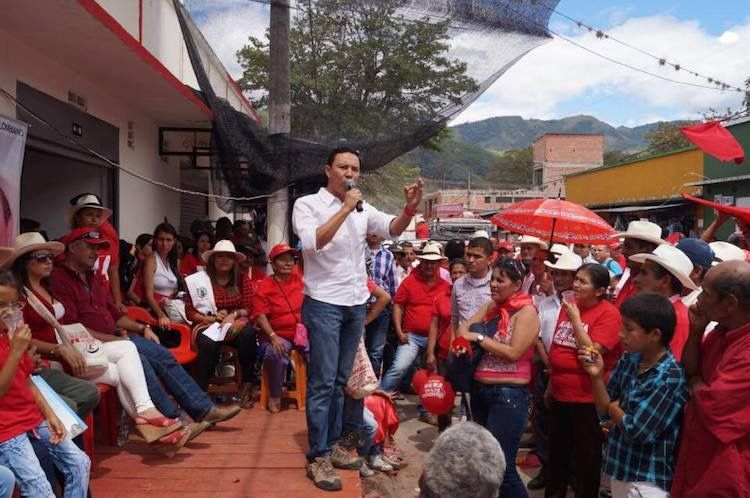 Alexander Tovar: Soy liberal con aval o sin aval