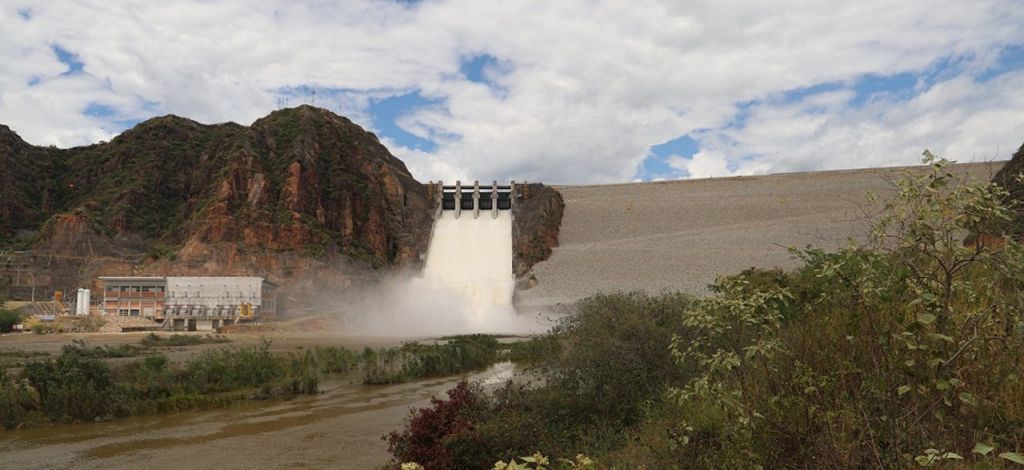 Alerta en municipios ribereños al río Magdalena tras apertura de compuertas del Quimbo