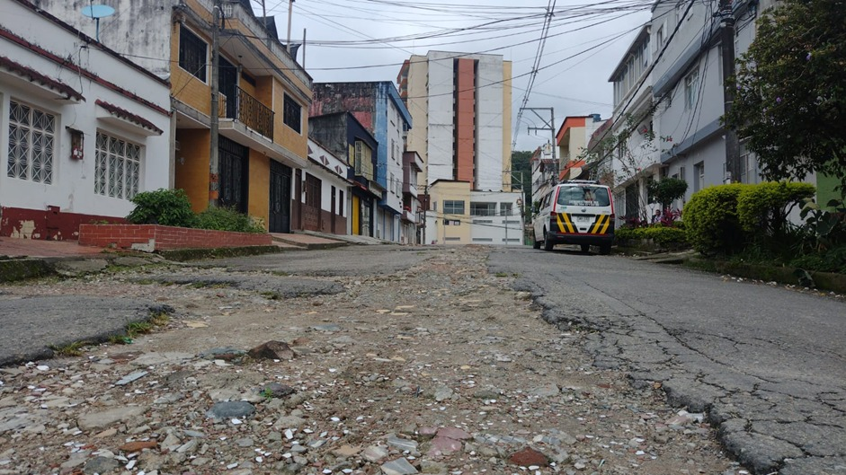 Habitantes del barrio Belén exigen el cumplimiento de promesas viales tras tres años de abandono