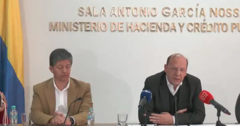 Ministro de Hacienda cuestionó a cuatro codirectores del Banco de la República