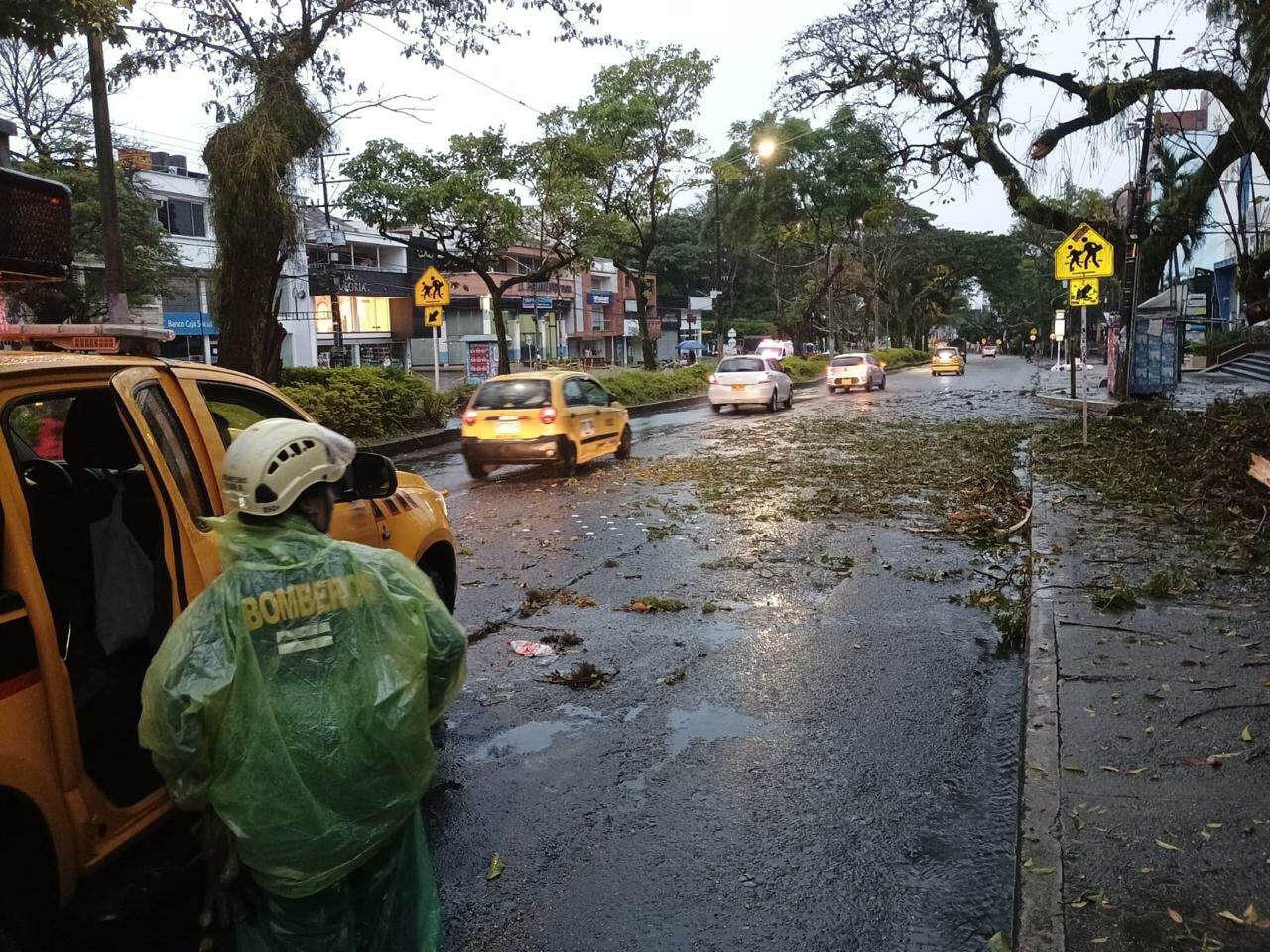 Tormenta eléctrica dejó sin servicio de luz a más de 50.000 ibaguereños