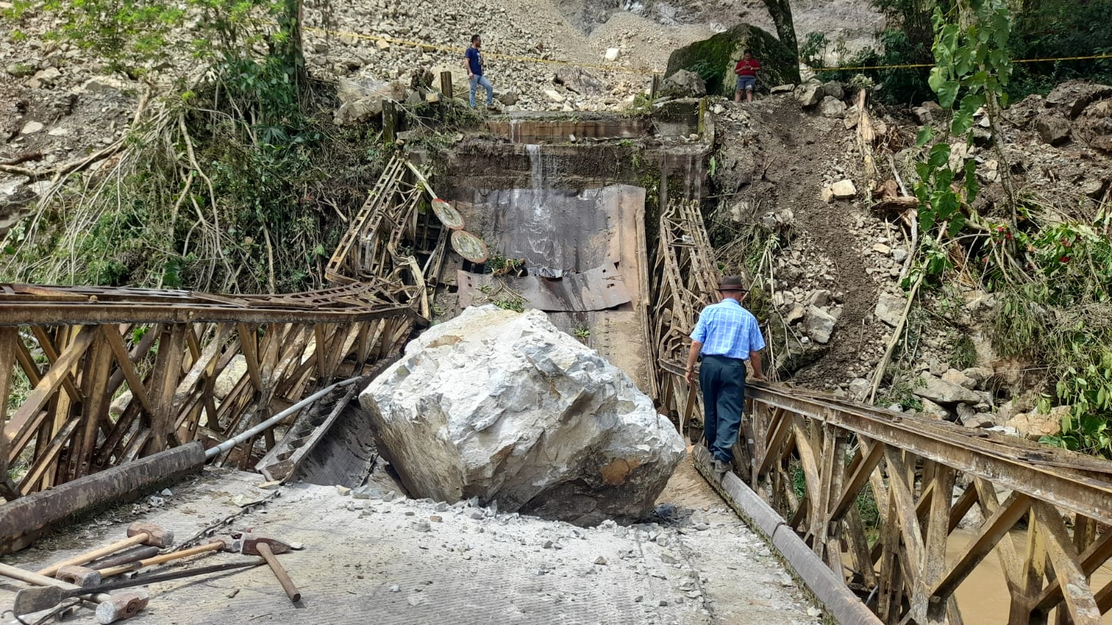 Gobernación del Tolima inició recuperación del puente de Ataco