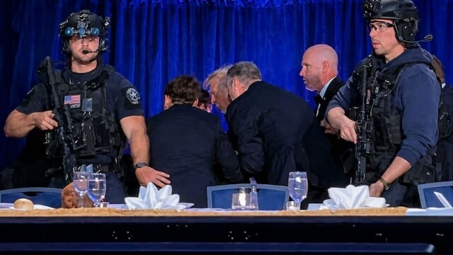 Noche tensa en cena con Trump: hombre armado enfrenta cargos