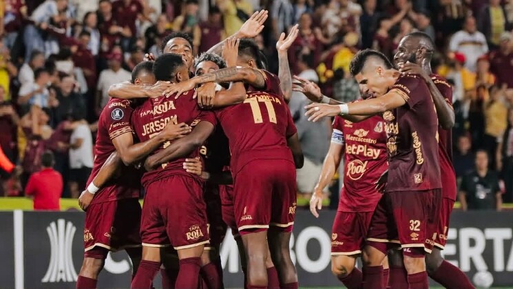 En Ibagué sí hubo “mil pases”: Tolima arrolló a Nacional