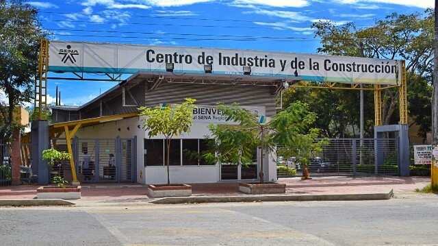 SENA responde a protestas y gira pagos pendientes a aprendices