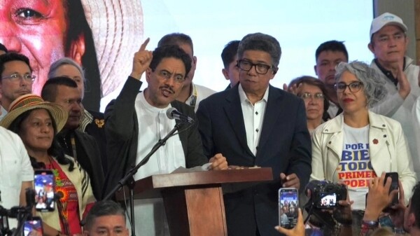 "De la Espriella es un peligro para Colombia": Cepeda