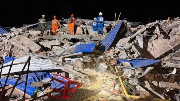 Sube a 281 la cifra de muertos por el terremoto que sacudió a Colombia