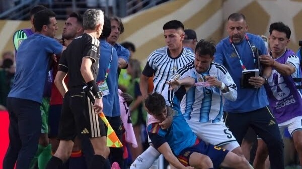 Jugadores argentinos sancionados por la FIFA