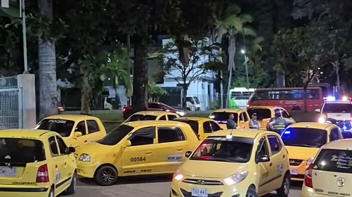 Reclamo por transporte ilegal paralizó por momentos la Terminal de Ibagué