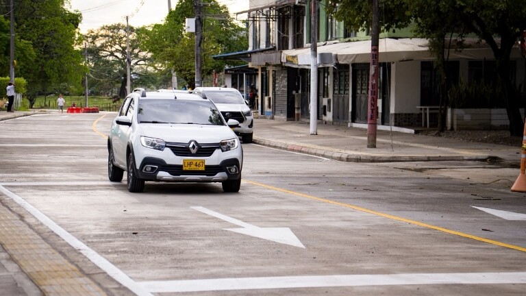 Abren primer tramo de la vía hacia El Salado tras obras de pavimentación