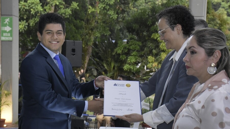 De Unibagué al primer lugar nacional: la historia del mejor abogado del país