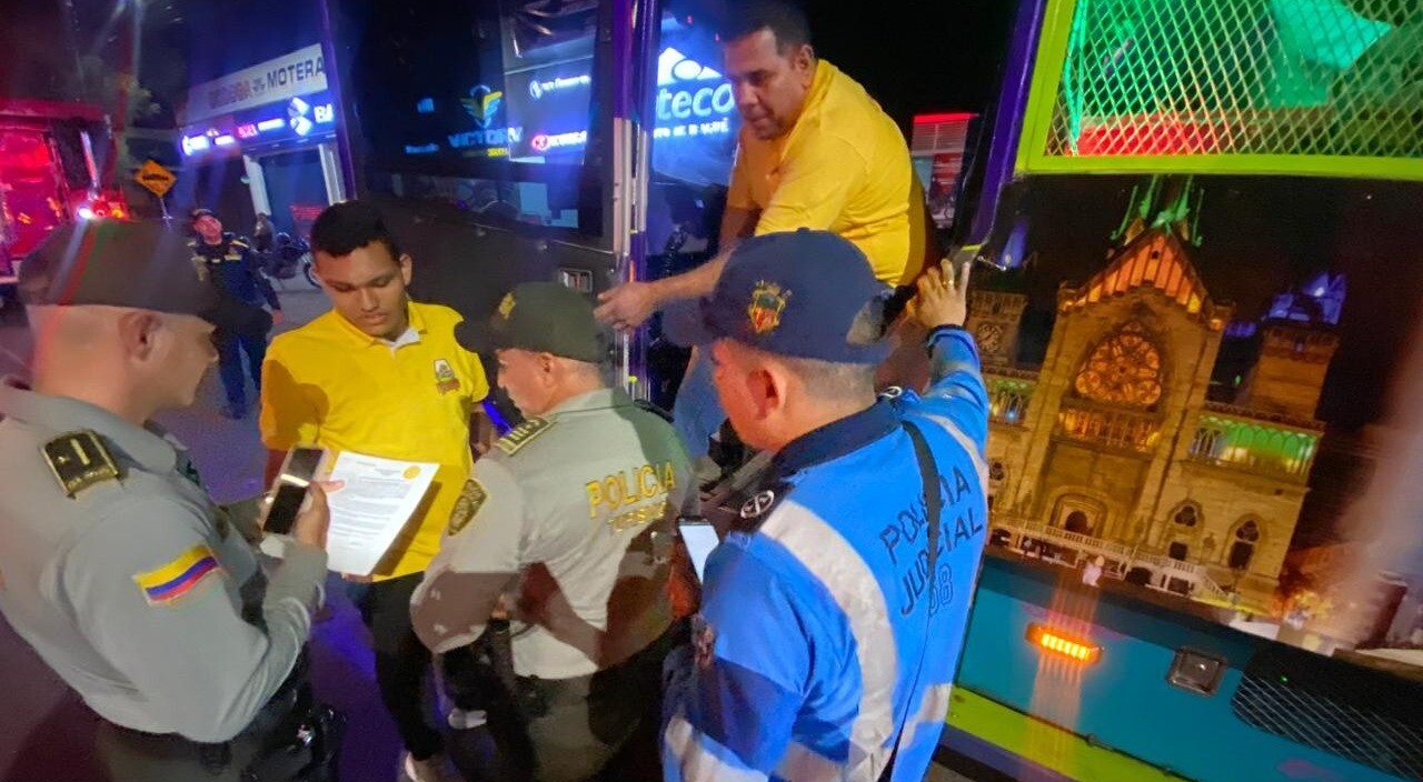 Inmovilizaron chivas rumberas en Ibagué