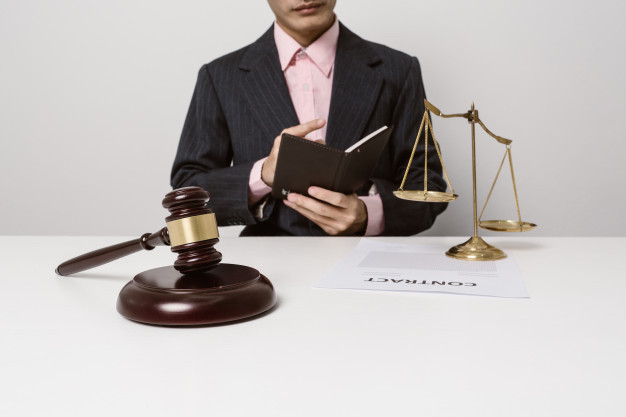 Convocatoria a jóvenes abogados