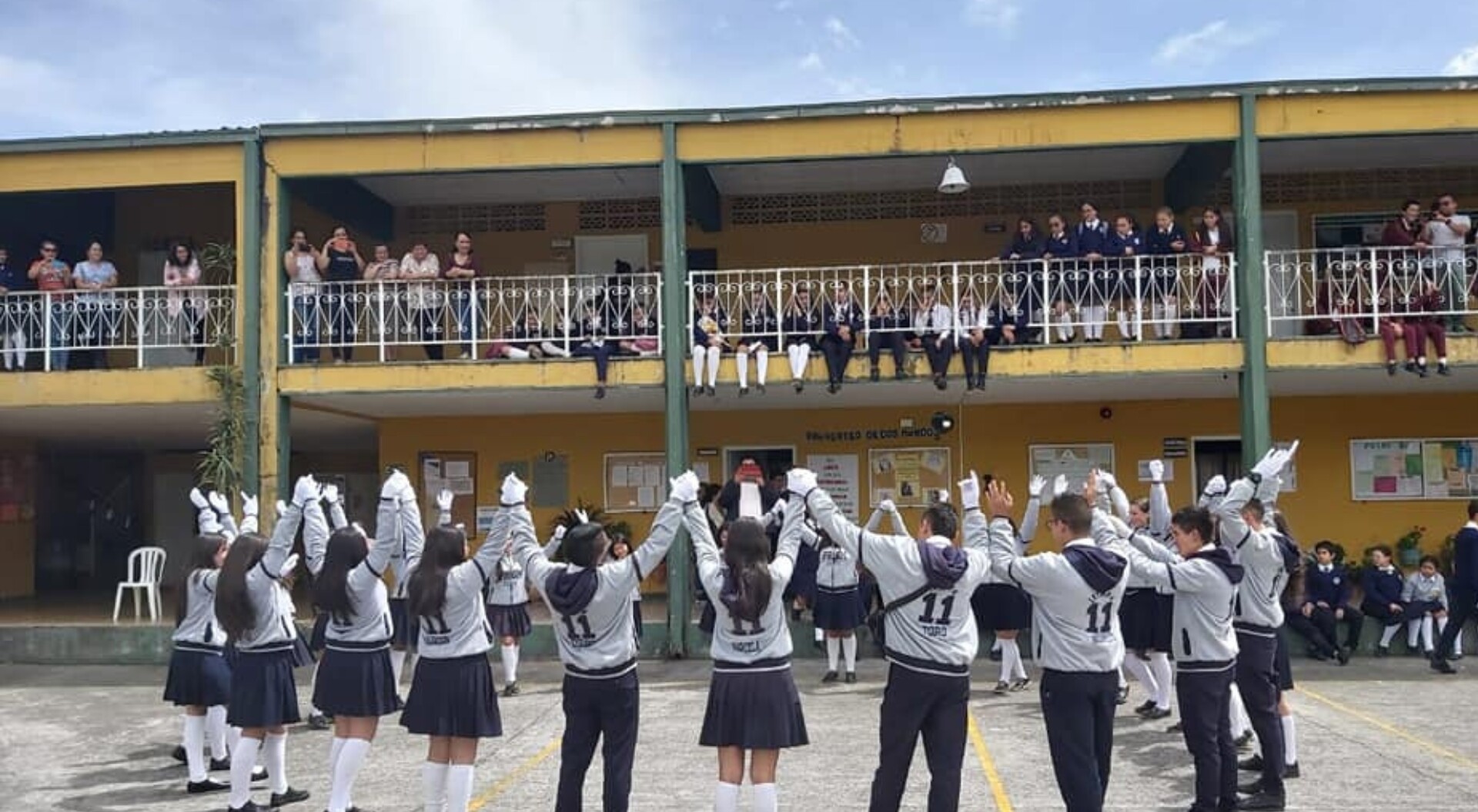 Juez ordena entregar computadores guardados y nombrar profesores en Herveo