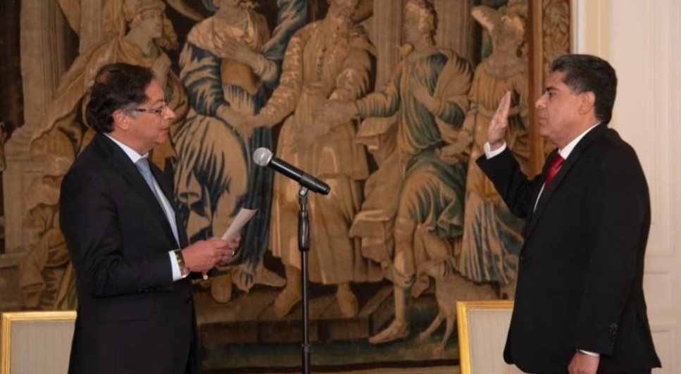 "La corrupción es la que está entregando el Estado a las mafias": Petro