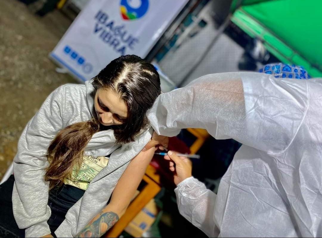 La cuarta dosis de vacuna anticovid será para casos especiales