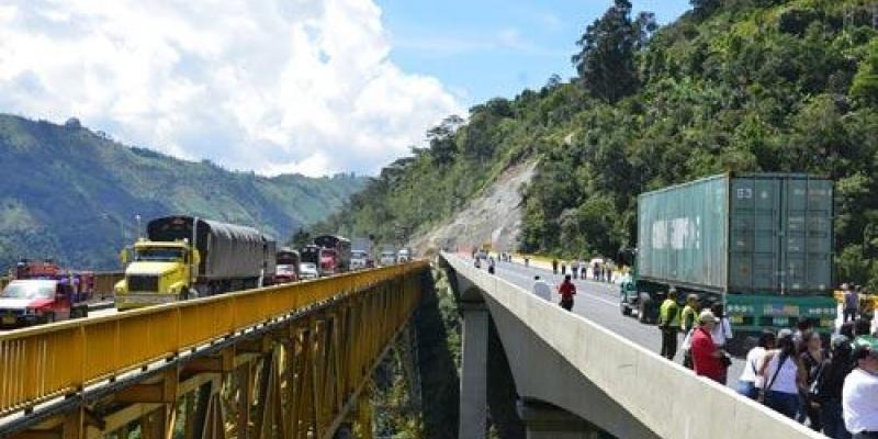 La vía Ibagué - Calarcá estará cerrada más de 24 horas por pruebas en el puente de Cajamarca