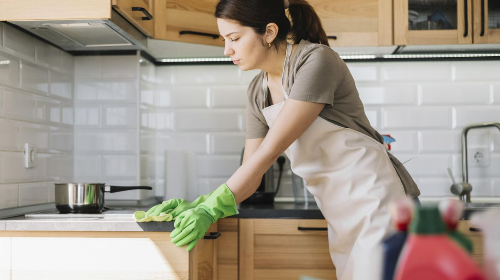 La economía del cuidado sostiene al país sin pago ni descanso