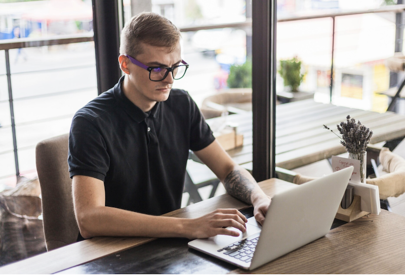 Guía práctica para comprar laptops HP en Colombia: rendimiento, precio y qué modelo elegir según tus necesidades