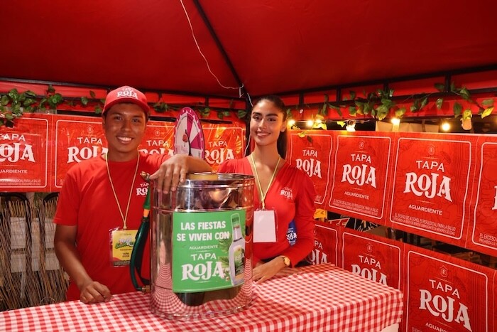 Aguardiente Tapa Roja protagonista en Tierra de Sabores