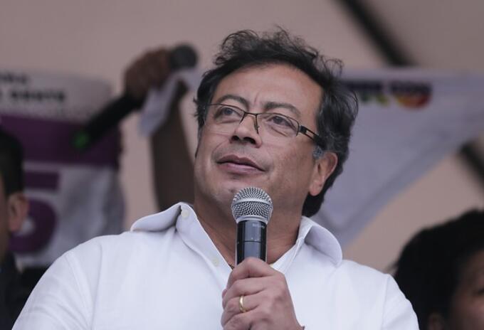 "Las mediciones nos ponen muy por encima sobre el otro candidato": Petro