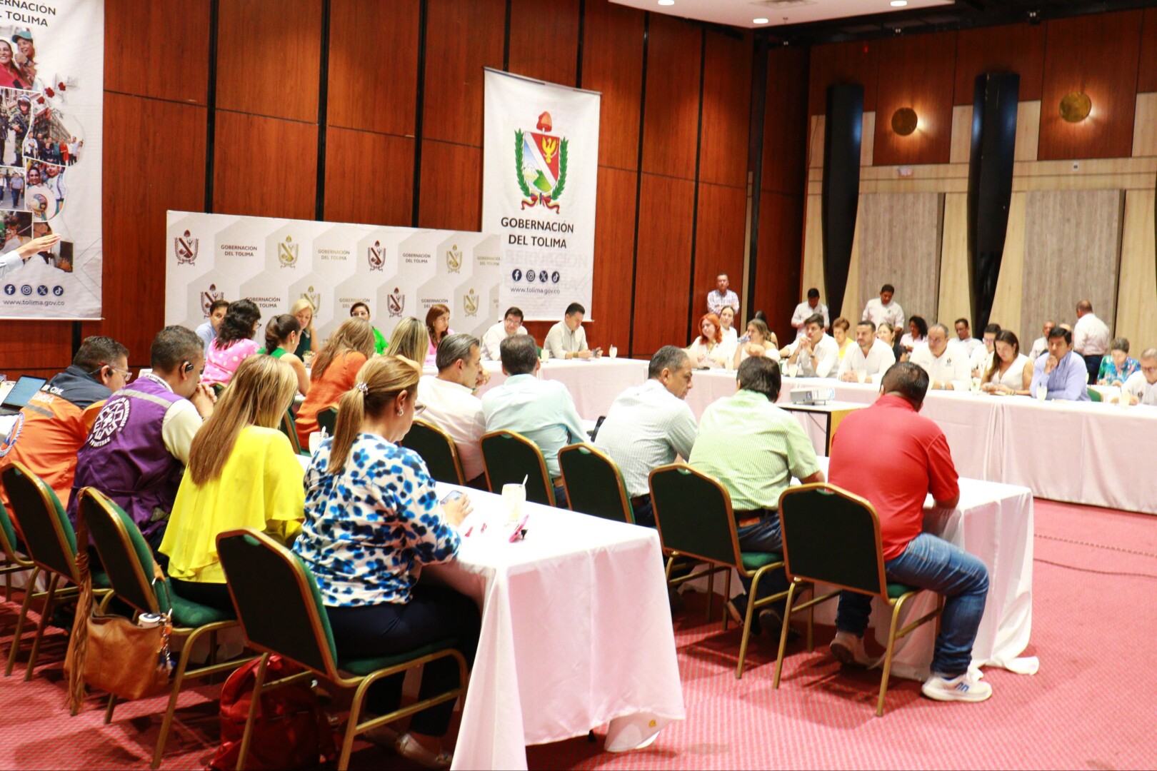 Masiva asistencia a evento sobre liderazgo femenino en Ibagué