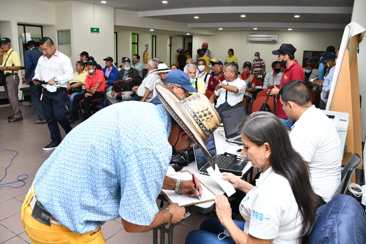 Loteros del Tolima se benefician del programa Colombia Mayor