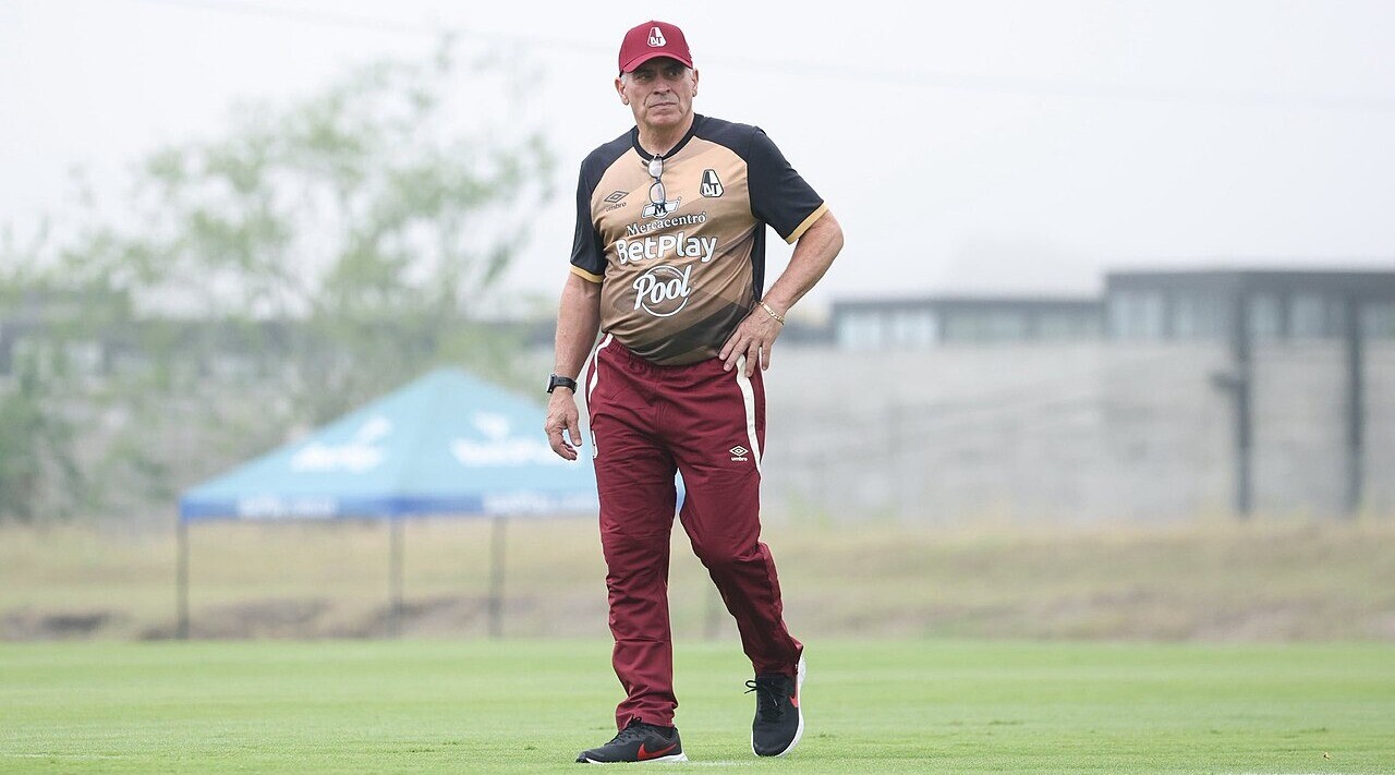 Expectativa en Ibagué por el debut de Luis Fernando Suárez al frente del Vinotinto y Oro