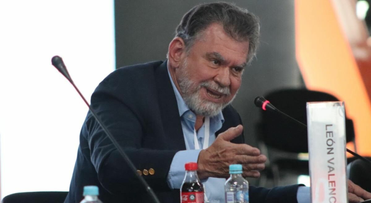 "Magistrados con un sesgo político vergonzoso": León Valencia