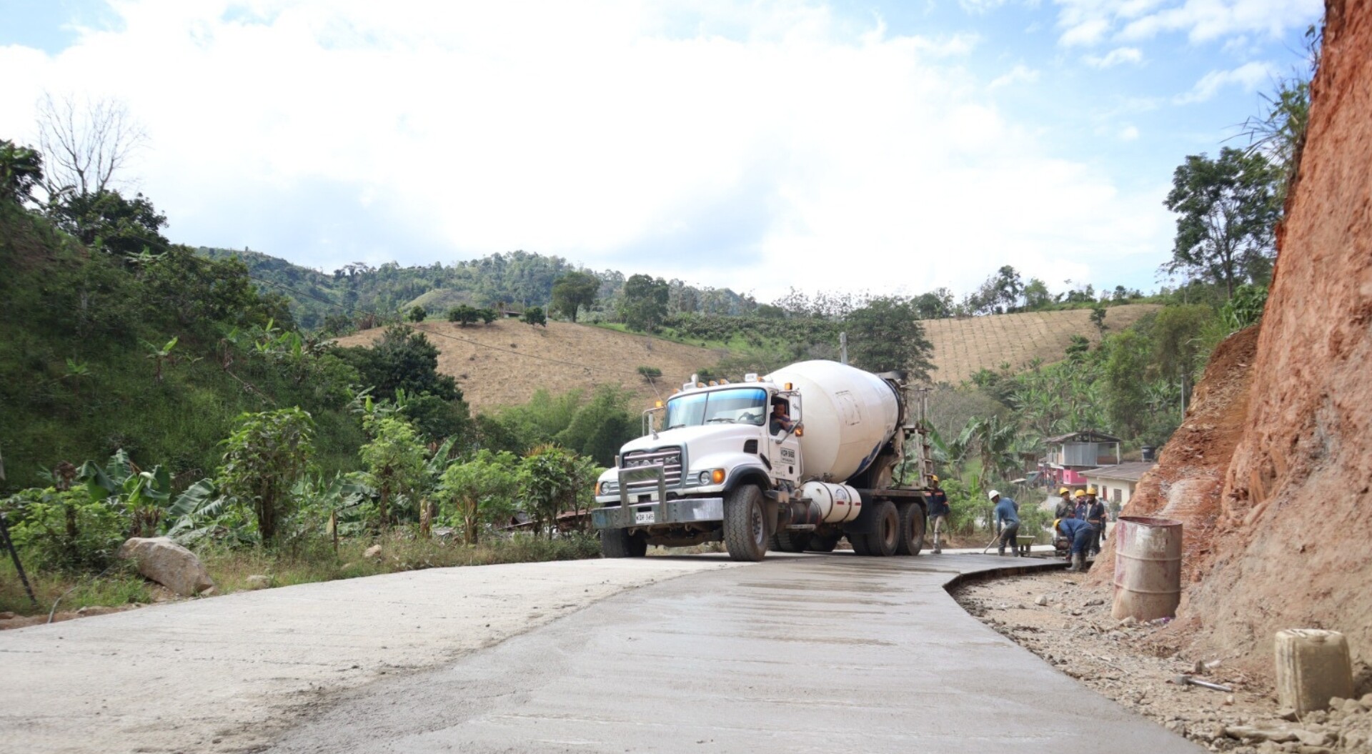 Mejoramiento vial entre Líbano y Santa Teresa alcanza 75 % de avance