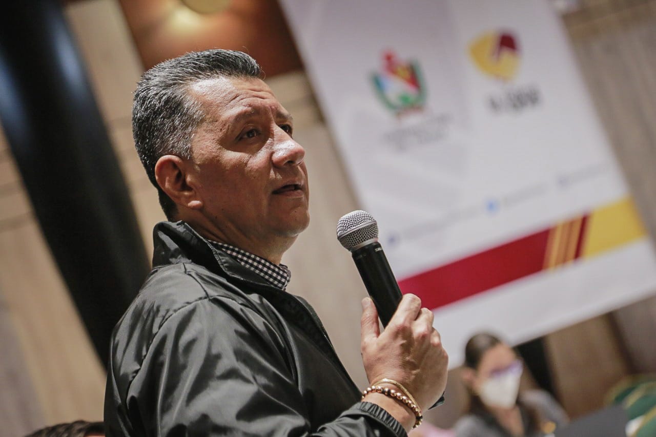 Mejorar conectividad en zonas rurales del Tolima, objetivo del gobernador Orozco