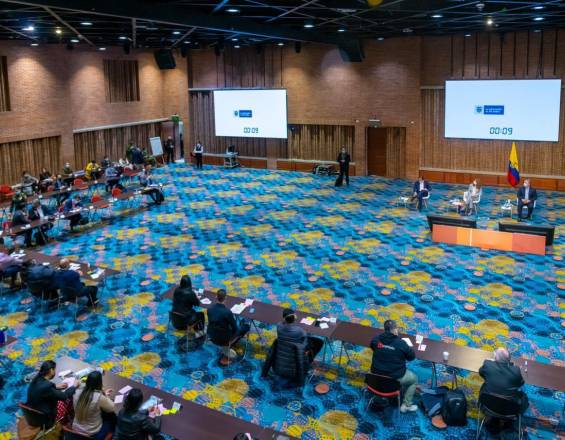 Regresan a la mesa Gobierno y Comité de Paro