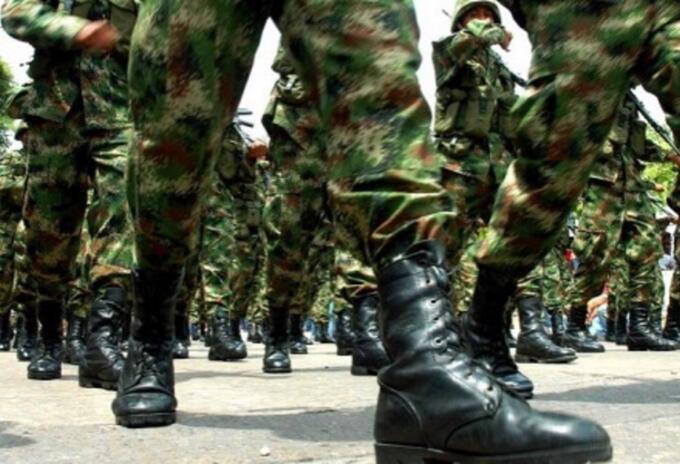 Arrecian críticas contra decreto que militariza 7 departamentos y 13 ciudades en Colombia