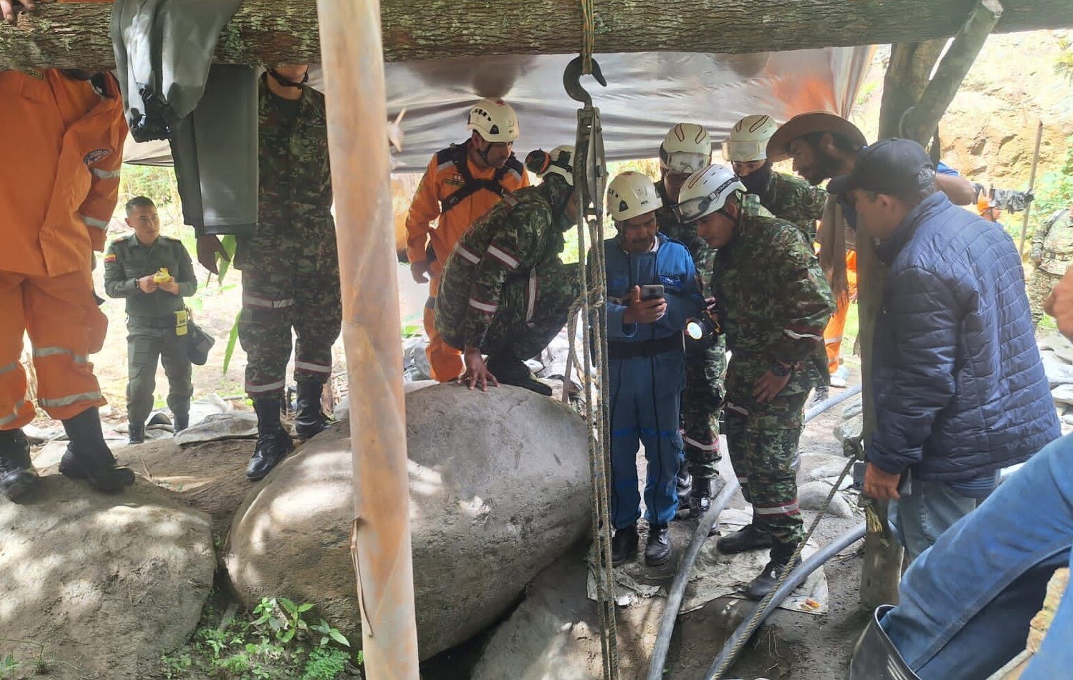 Secretaría de Ambiente y Gestión del Riesgo atendió emergencia causada por minería ilegal en Cajamarca