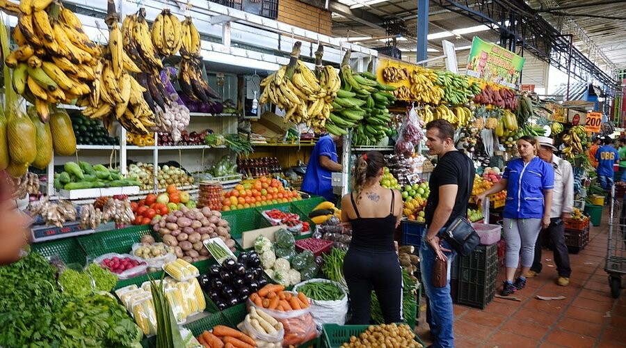 Ventas minoristas crecieron en enero 7,8%, también aumentó el personal ocupado