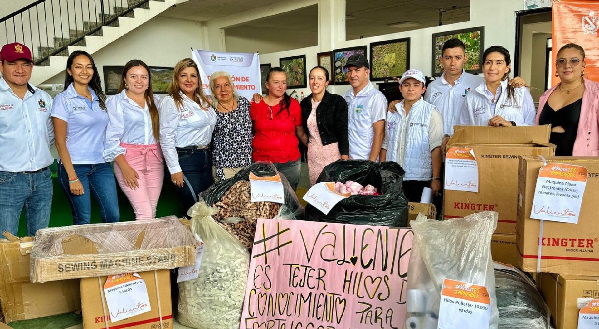 Mujeres del Tolima reciben apoyo para sus emprendimientos