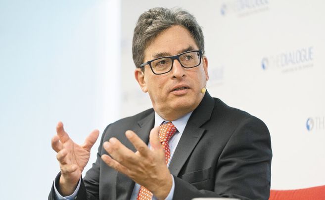 Nombrado exministro Carrasquilla Co-Director del Banco de la República
