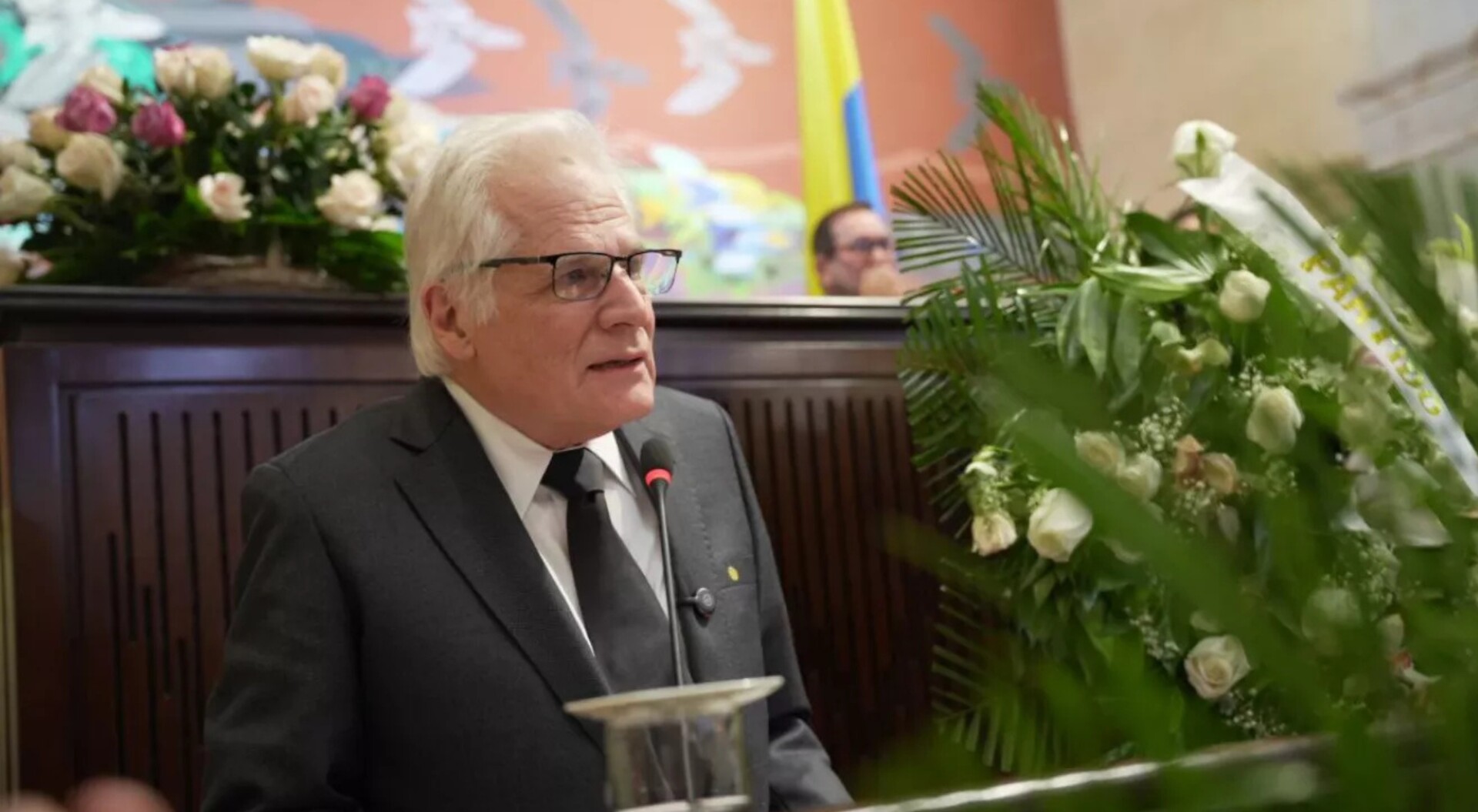 Padre de Miguel Uribe se lanza por la Presidencia