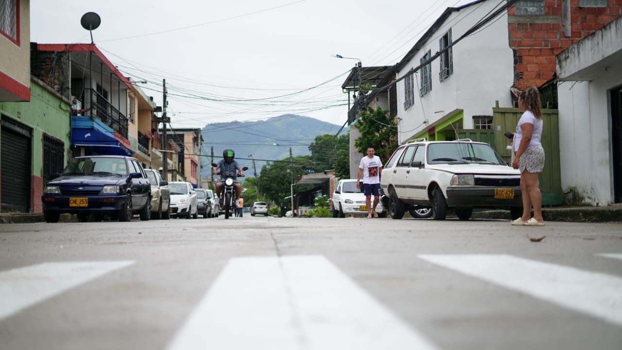 Avanza pavimentación en vías urbanas de Ibagué a cargo de la Gobernación del Tolima