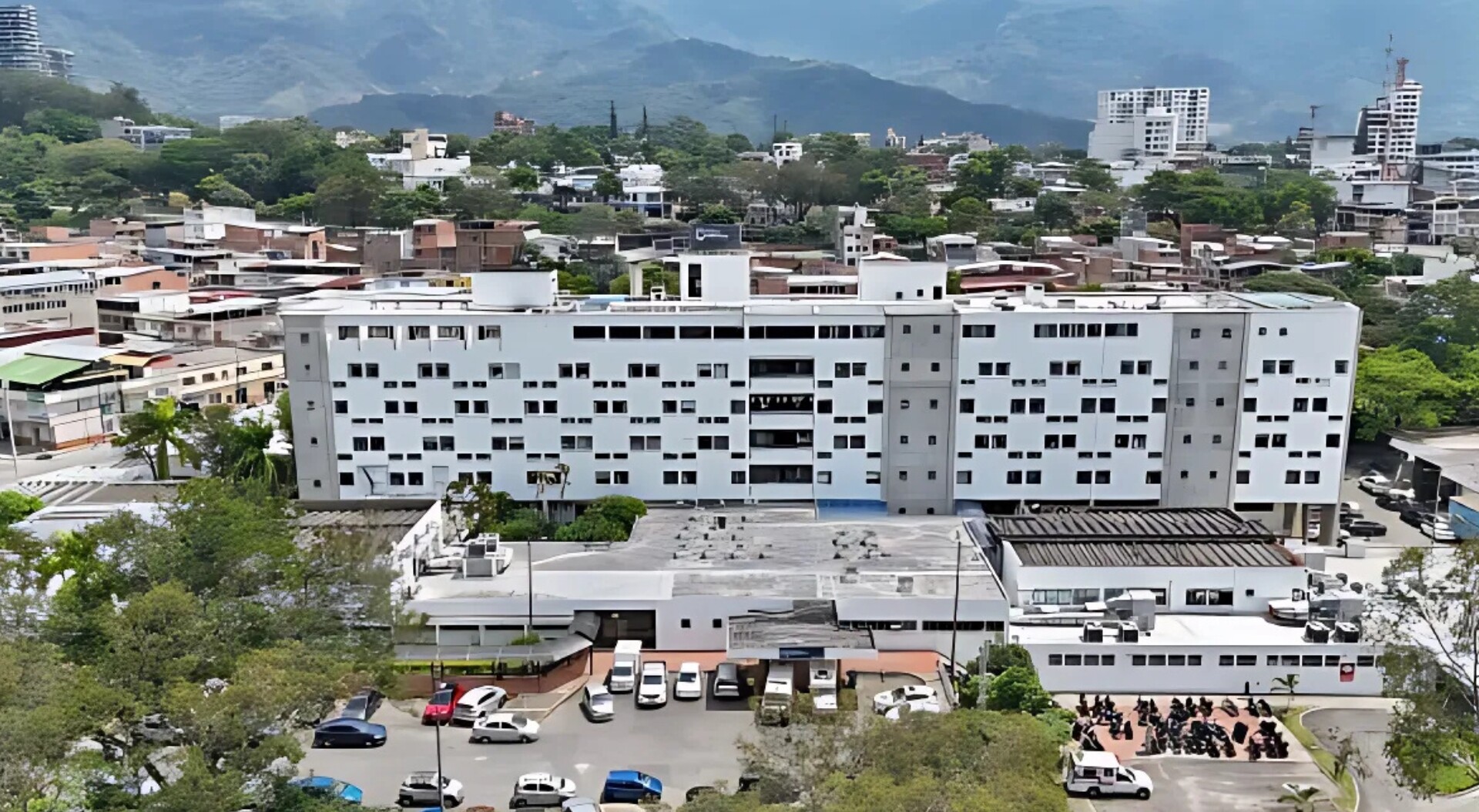 Personal del Hospital Federico Lleras todavía espera el sueldo de julio