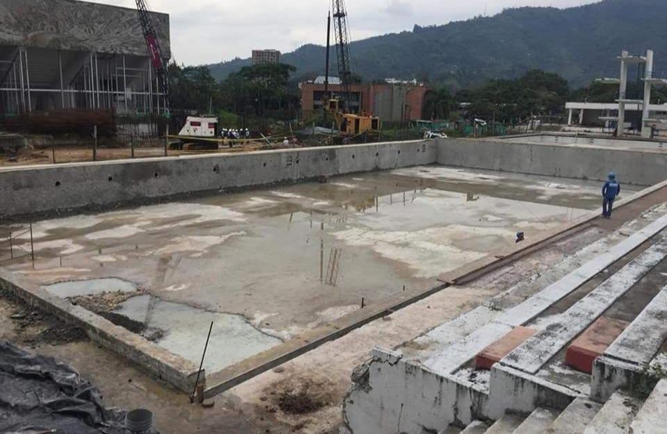 Angustia de los deportistas por el abandono de la Piscina Olímpica de Ibagué
