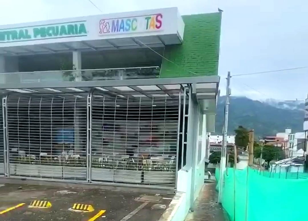Polémica por pavimentación de vía aledaña a empresa Central Pecuaria