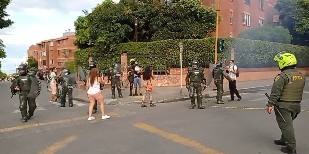 Policía frustró nuevo bloqueo de jóvenes en la calle 60 con avenida Guabinal